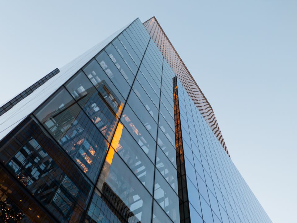 Edificio corporativo de oficinas